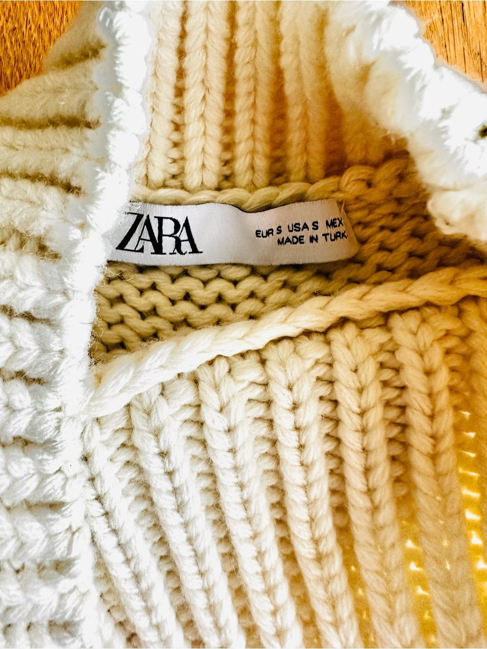 Zara Cream Cable Knit Cropped Turtleneck Sweater - Picture 2 of 5